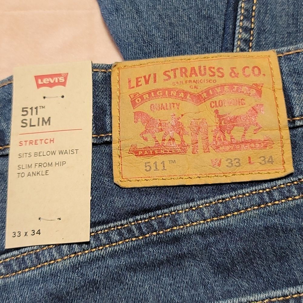 🎉Host Pick🎊 Levi Strauss Jeans - Picture 5 of 10